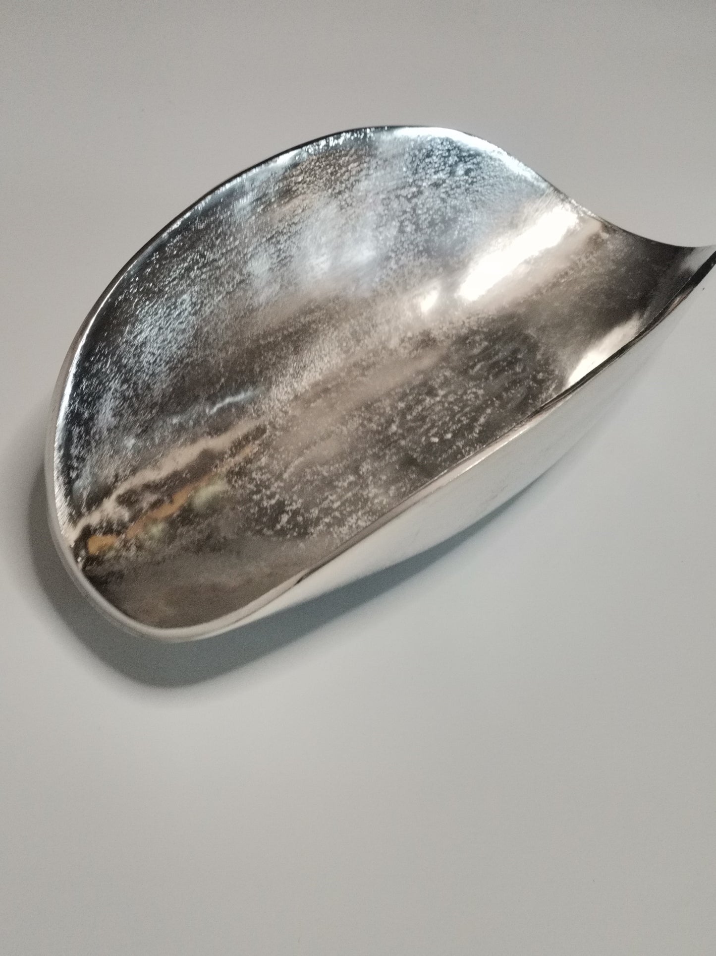 COLMORE Deko Schale Gebogen 41x23x12 cm Alu Silber RAW Deko Teller Modern