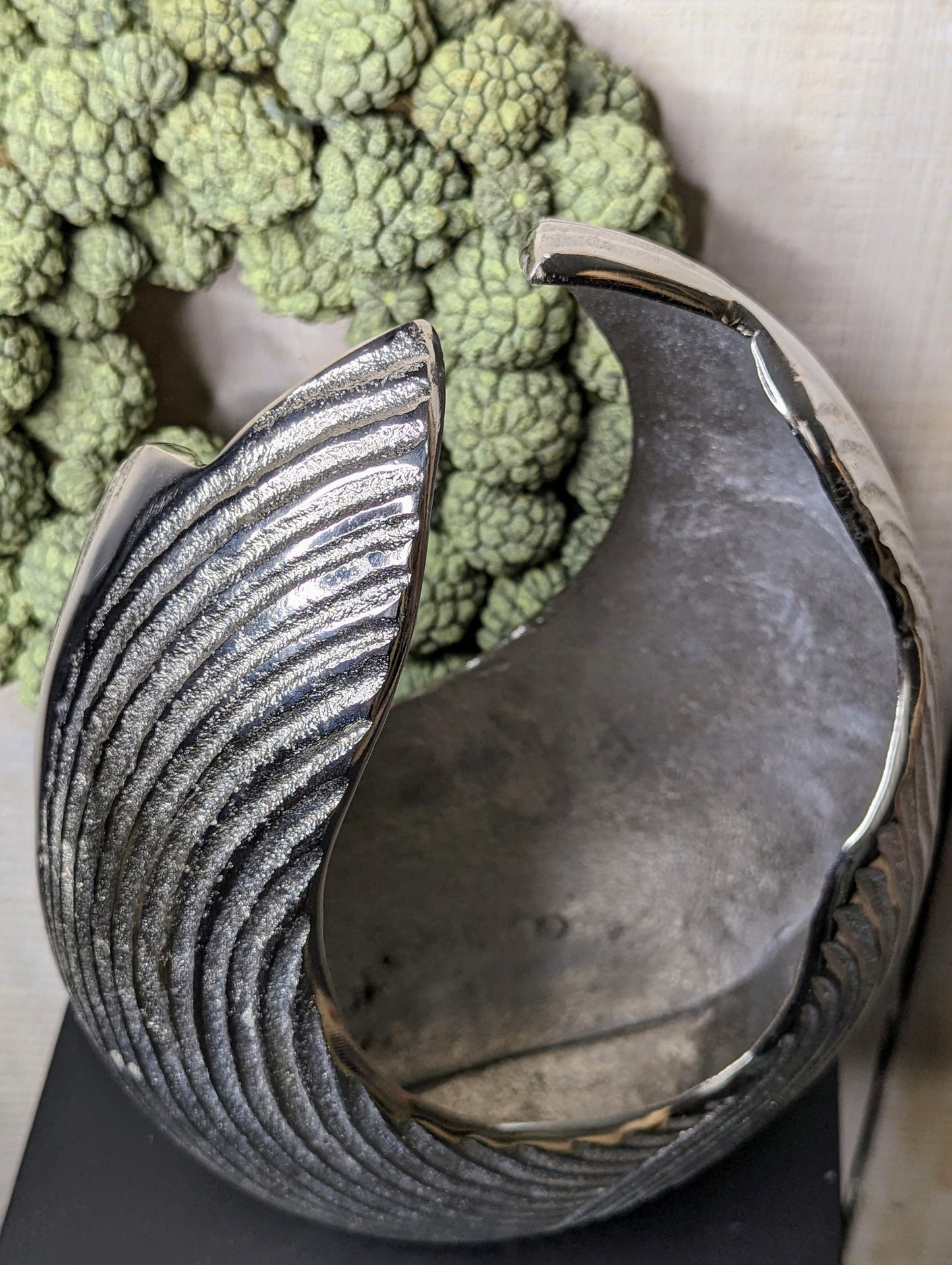COLMORE Vase Abstrakt 25x16x33 cm Silber Alu RAW Deko Gefäß Dekoration